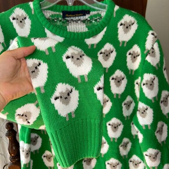 Traditional Craft Ireland AOP Sheep Adult Green Jumper for Men Size Large - Picture 5 of 9